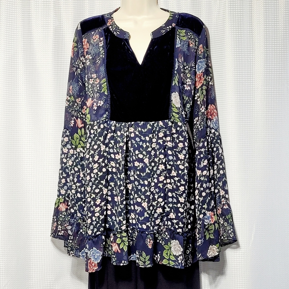 Suzanne Betro Floral Velvet Lace Ruffles Bell Sleeves Flowy Pop Over Blouse (1X) - Picture 2 of 13